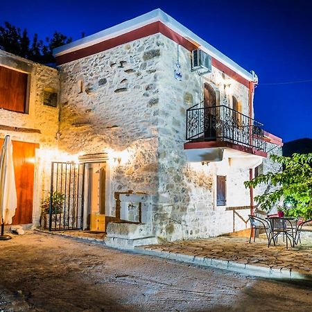 Villa Tzaniana Apomarma エクステリア 写真