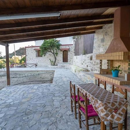 Villa Tzaniana Apomarma エクステリア 写真