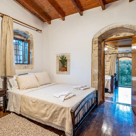 Villa Tzaniana Apomarma エクステリア 写真