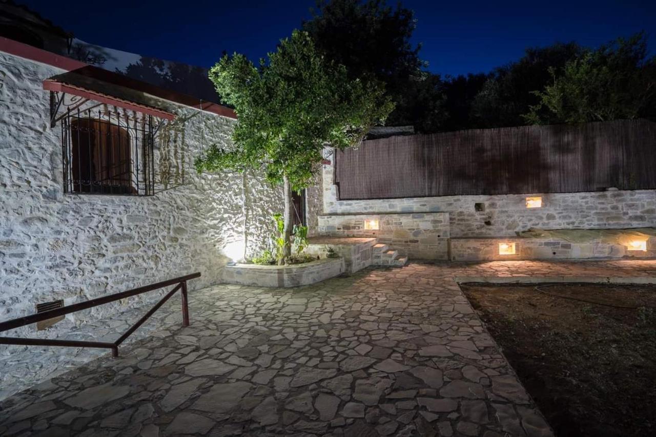 Villa Tzaniana Apomarma エクステリア 写真