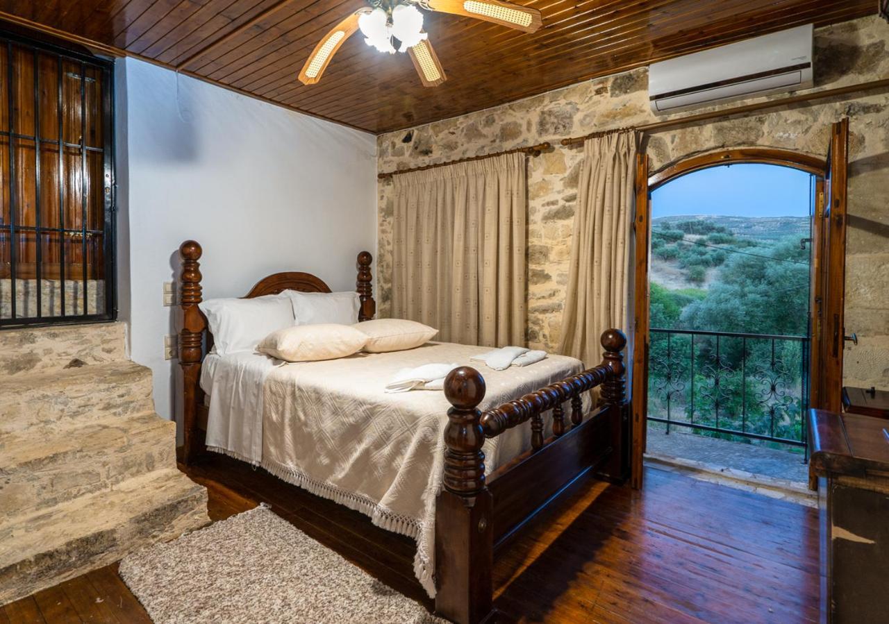 Villa Tzaniana Apomarma エクステリア 写真