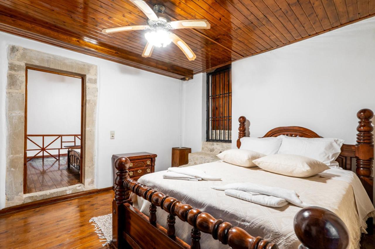 Villa Tzaniana Apomarma エクステリア 写真